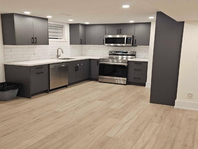 House for rent in Hurontario, Mississauga