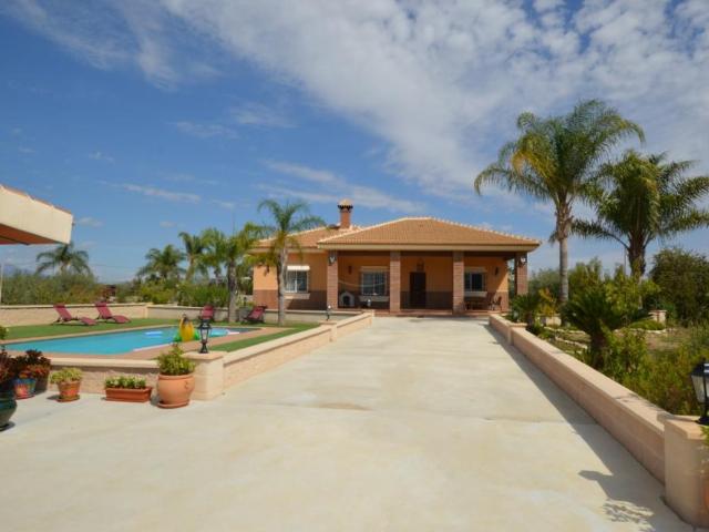 Casa en alquiler en Barrio de San Antón, Valle del Guadalhorce