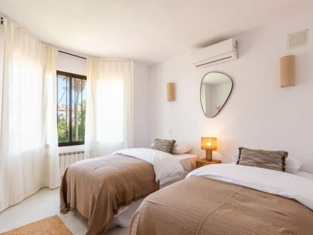 Casa en alquiler en Barriada Islas Canarias, Estepona