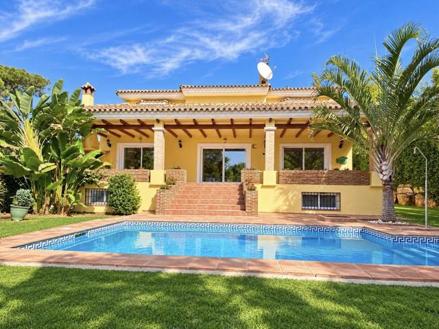 Casa en alquiler en Rícmar, Costa del Sol Occidental
