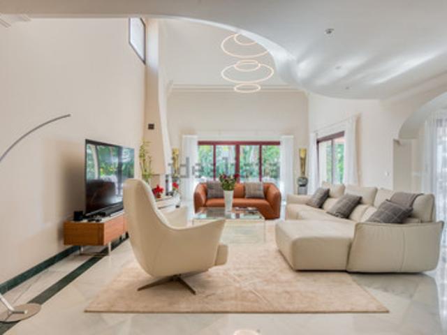 Casa en alquiler en La Alquería-El Paraíso, Costa del Sol Occidental