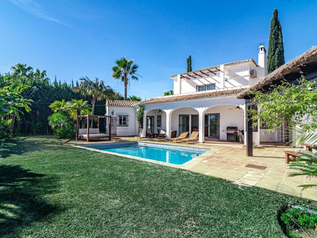 Casa en alquiler en Nueva Atalaya, Costa del Sol Occidental