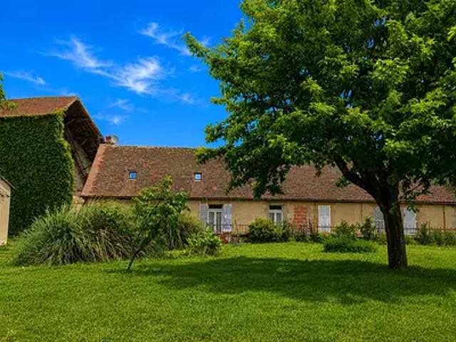 Maison vente à Moulins, Deux-chaises
