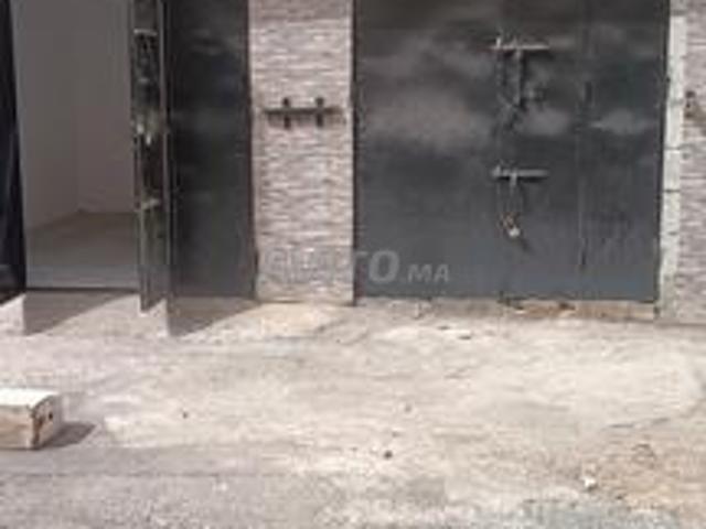 Local commercial location à Rbat