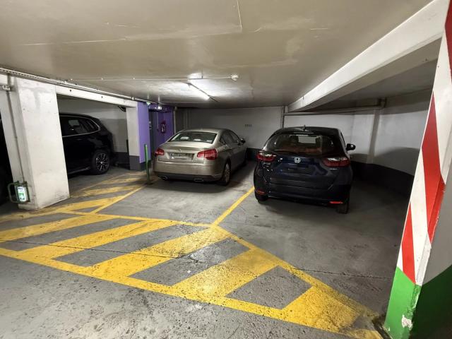 Garage vente à Paris, Île-de-France