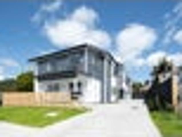 Townhouse for sale in Point England, Oroua County