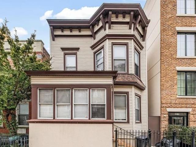 Detached House for sale in Queens, Arverne