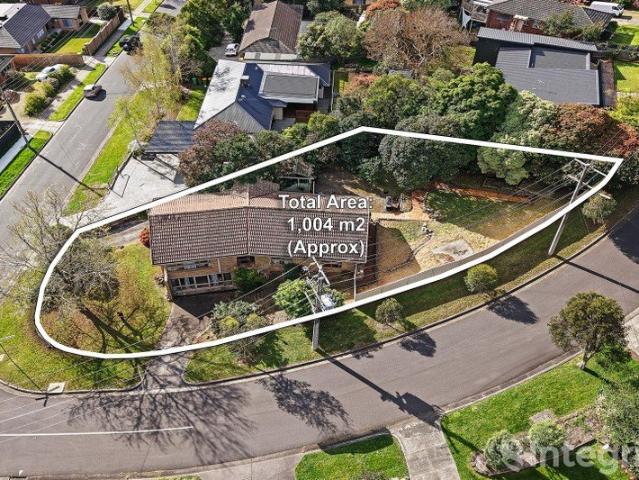House for sale in Chirnside Park Country Club Estate, Melbourne
