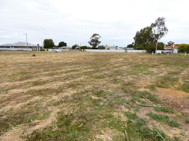 Land for sale in Warracknabeal, Victoria
