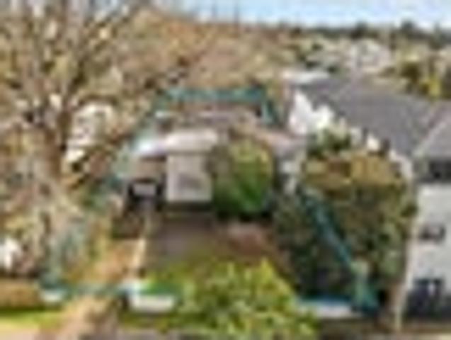 House for sale in Oratia