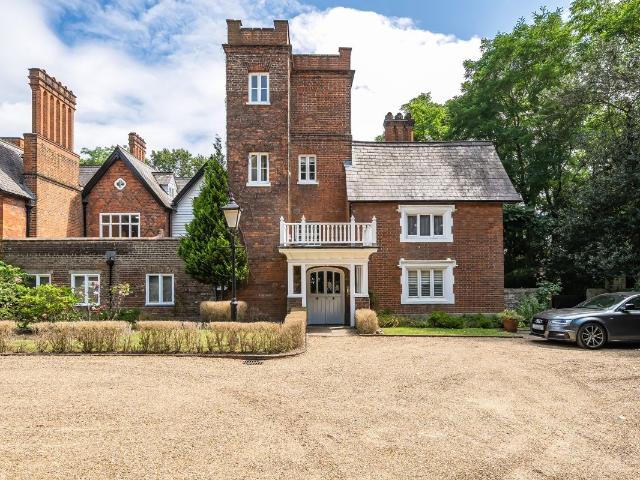Apartment for rent in Royal Borough of Kingston upon Thames, Greater London