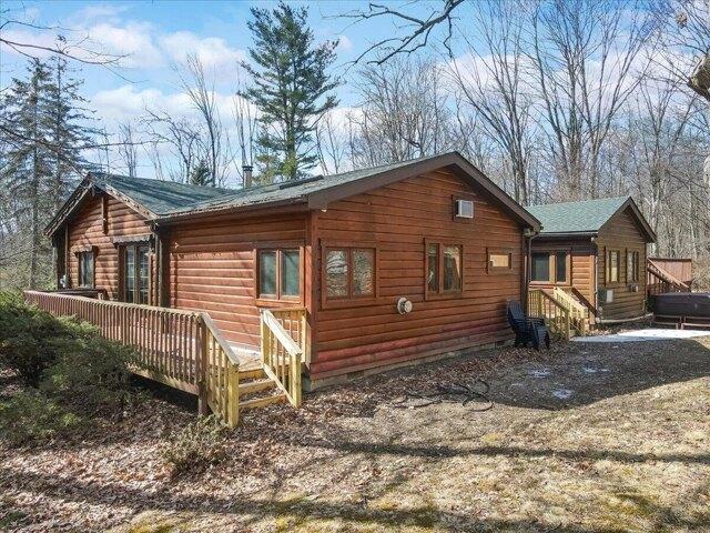 House for sale in Cresco