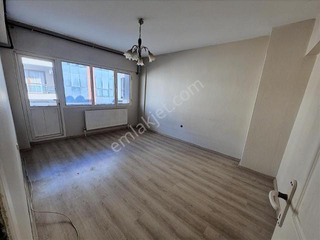 Karabağlar, İzmir içerisinde kiralık mülk