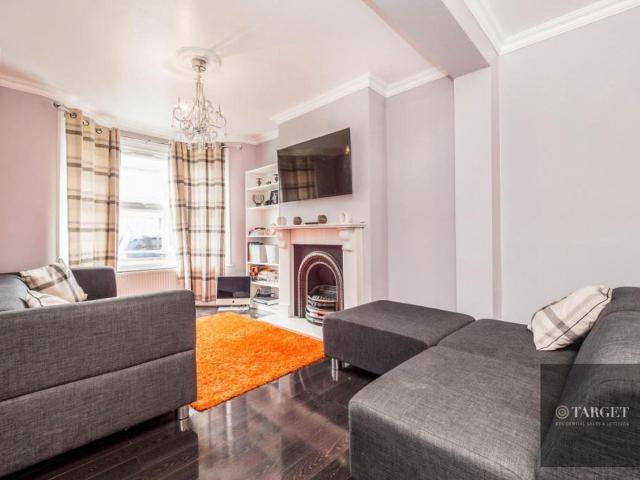 Apartment for rent in Thames View, Greater London