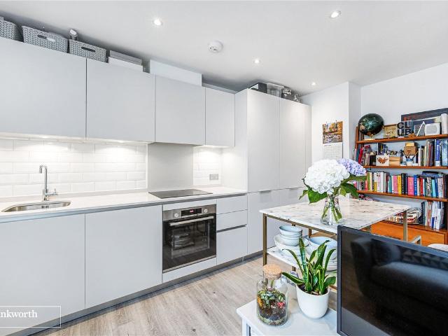 Apartment for rent in London Borough of Hounslow, Greater London