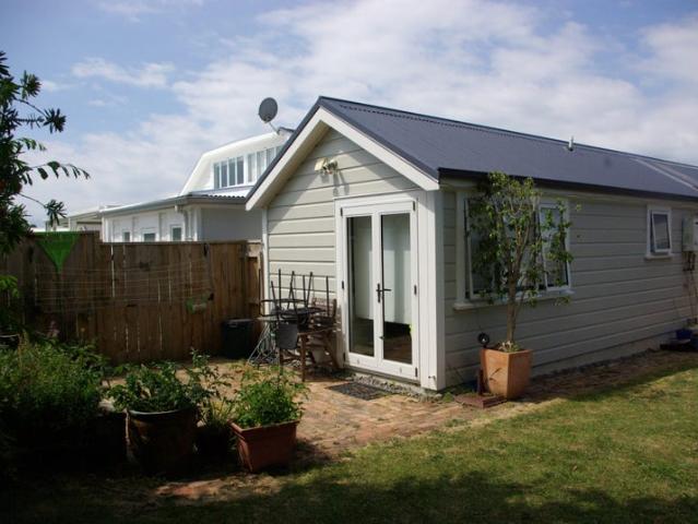 Apartment for rent in Narrow Neck, Oroua County