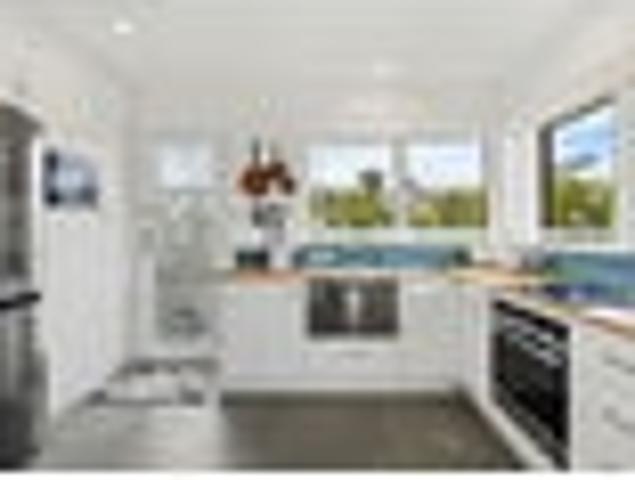 House for rent in Narrow Neck
