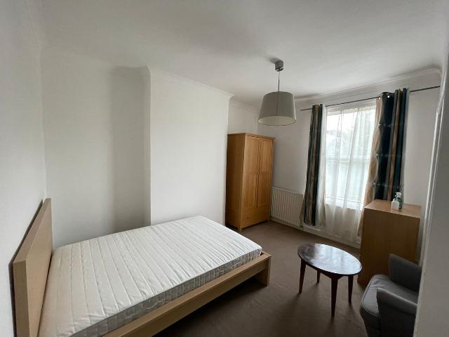 Room for rent in Shepherd's Bush, Greater London