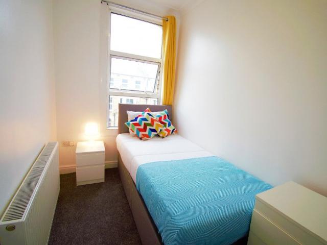 Room for rent in London Borough of Hammersmith and Fulham, Greater London