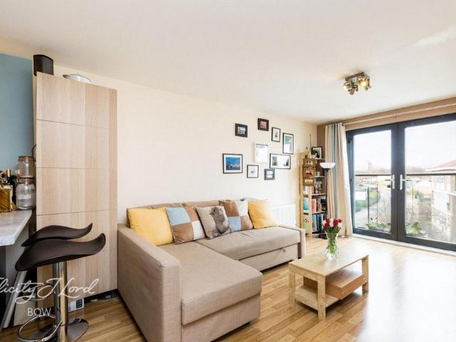 Apartment for rent in Bromley-by-Bow, Poplar Grove