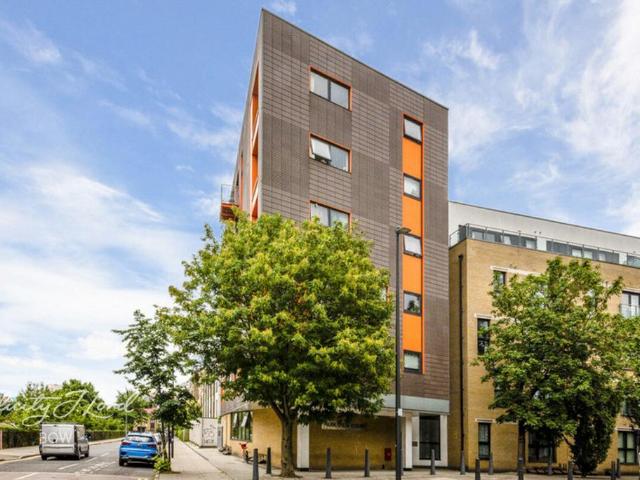 Apartment for rent in Bromley-by-Bow, Poplar Grove
