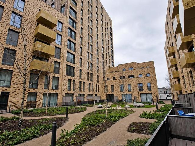Apartment for rent in Bromley-by-Bow, Poplar Grove