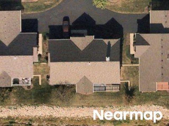 House for sale in Shorewood
