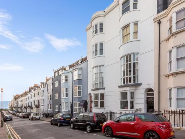 Studio for rent in Queen's Park, Brighton & Hove