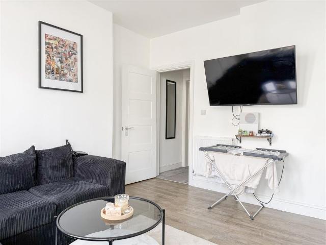 Apartment for rent in Central, Heathlands