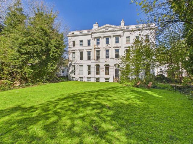 Apartment for rent in Calderstones