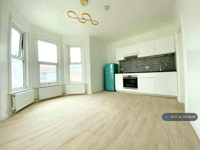 House for rent in Mottingham, Greater London