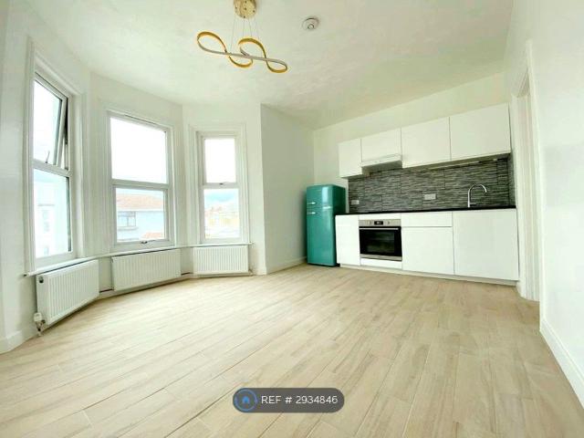 Apartment for rent in Mottingham, Greater London