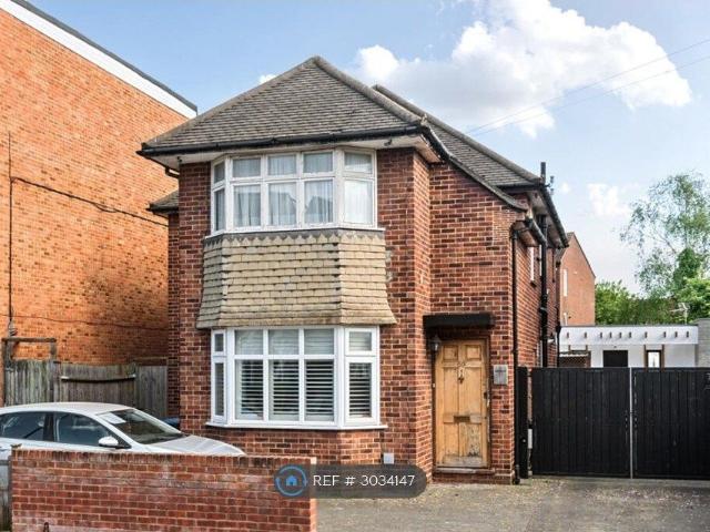 House for rent in London Borough of Merton, Collier's Wood