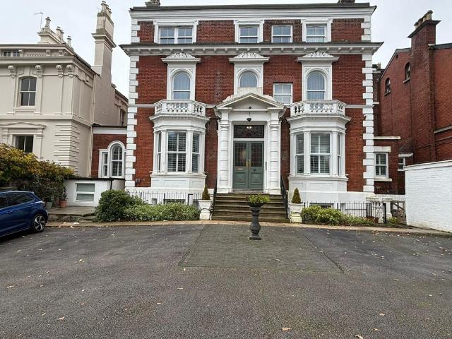 Apartment for rent in Calderstones