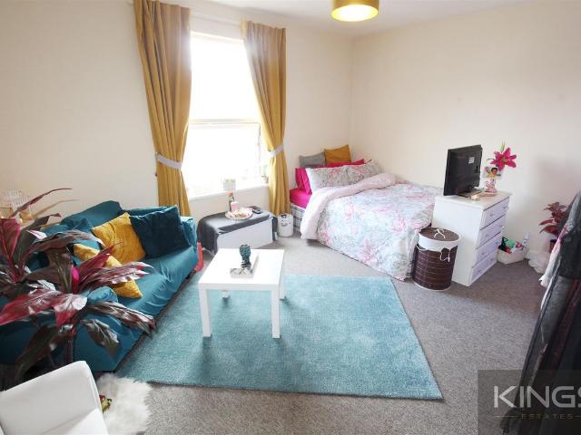 House for rent in The Polygon, City Of Southampton