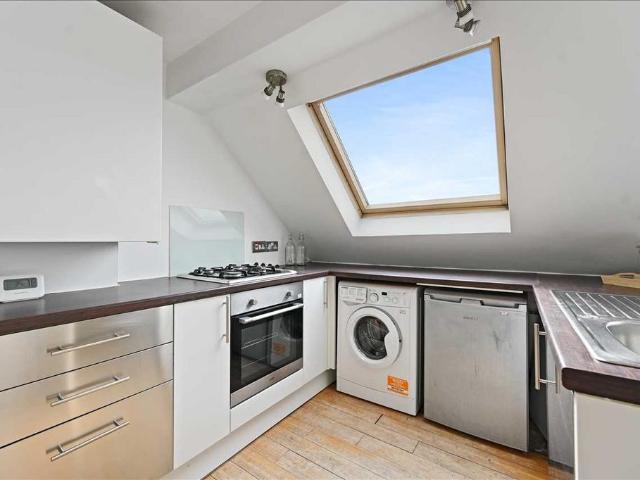Apartment for rent in London Borough of Merton, Greater London