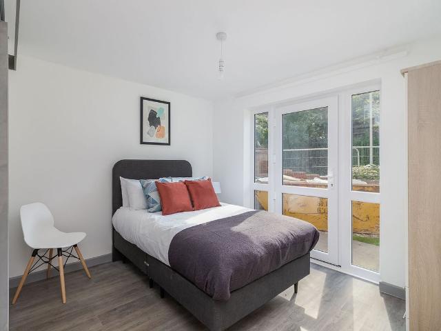 Room for rent in Claughton, Wirral
