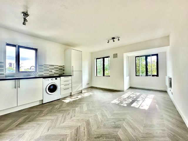 Apartment for rent in London Borough of Tower Hamlets, Greater London