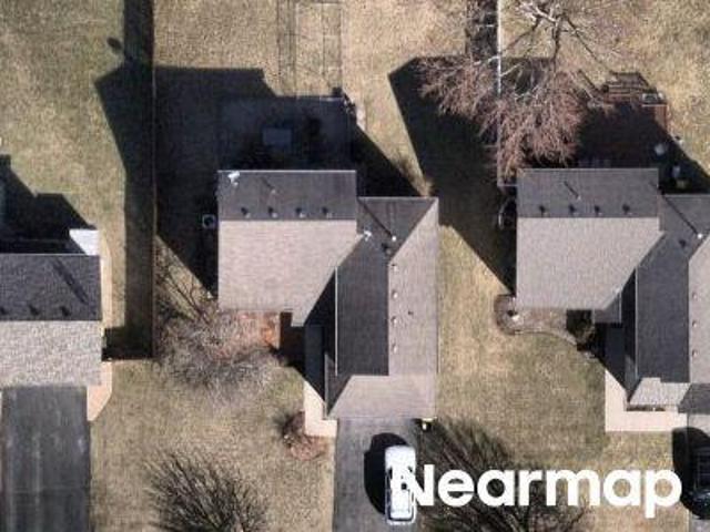 House for sale in Mchenry, Illinois