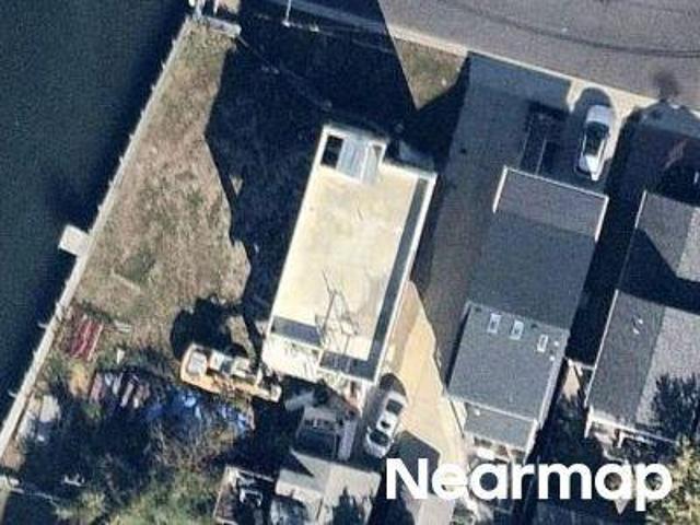 House for sale in East Rockaway