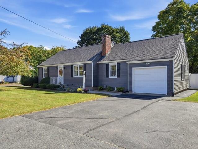 House for sale in Amostown, West Springfield