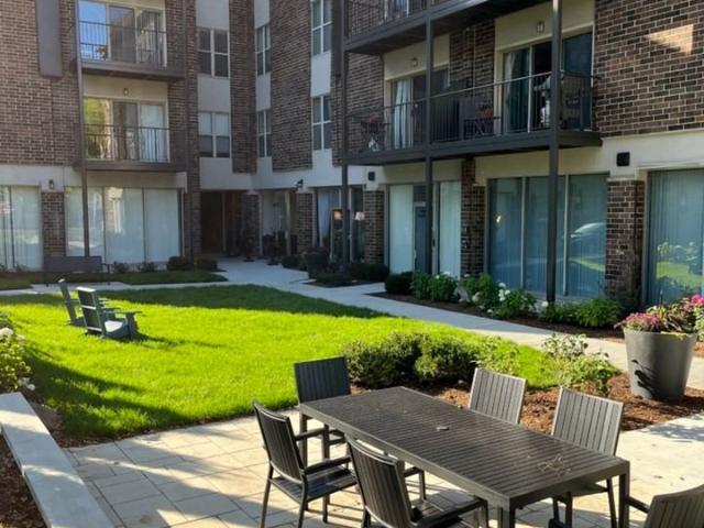 Apartment for rent in Downers Grove