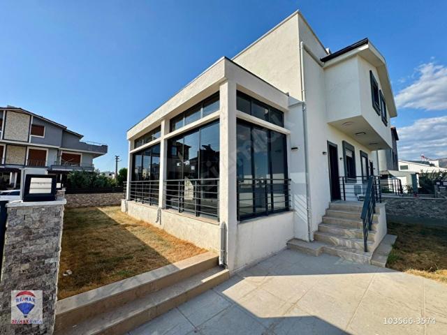 Dikili, İzmir içerisinde satılık Villa