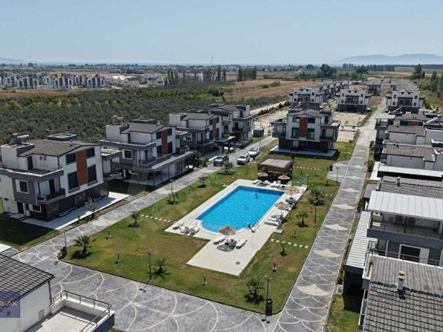 Dikili, İzmir içerisinde satılık Villa