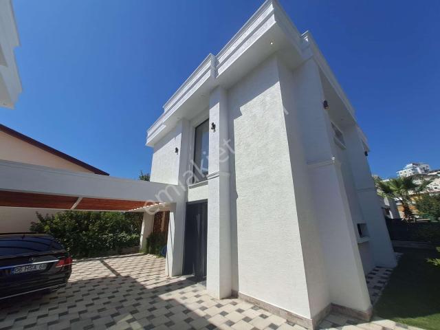 Kuşadasi, Aydin içerisinde satılık Villa