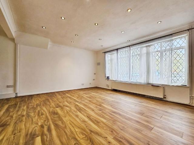House for rent in Lower Halliford, Surrey