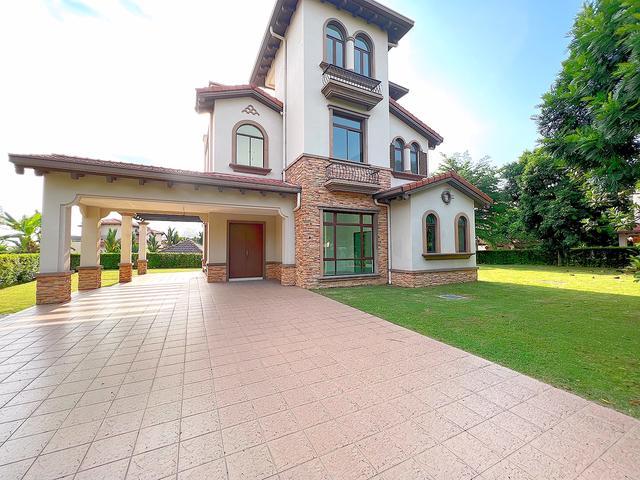 Bungalow for sale in Kajang, Langat