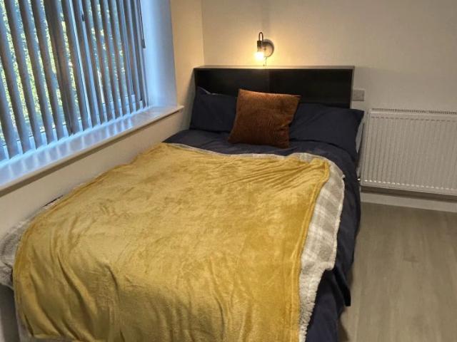 Studio for rent in Old Trafford, Trafford Park