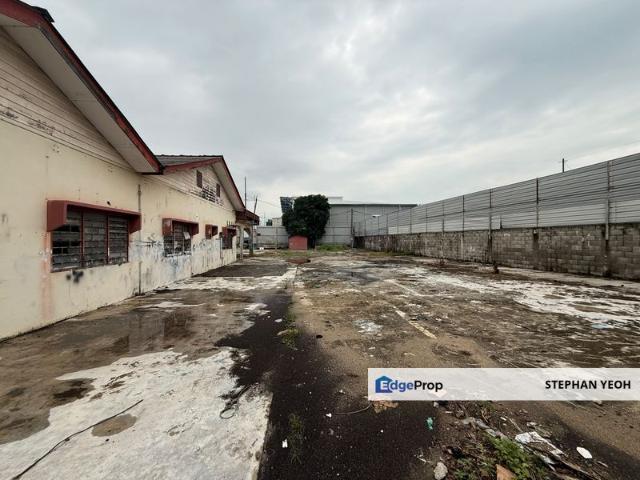 Warehouse for rent in Beringin, Georgetown