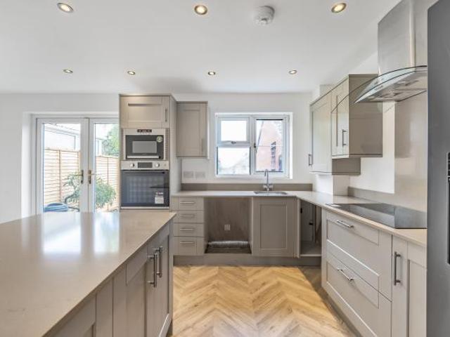 House for rent in Emmbrook, Wokingham